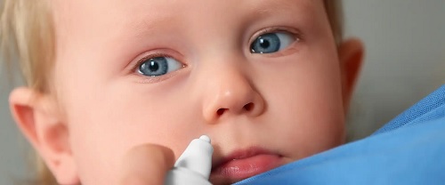lavage-de-nez-du-bebe